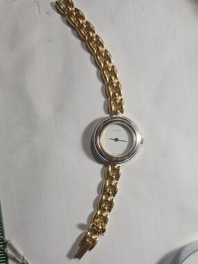 Gucci Gold Chain-Link Bracelet Watch with Silver Bezel Swiss Made